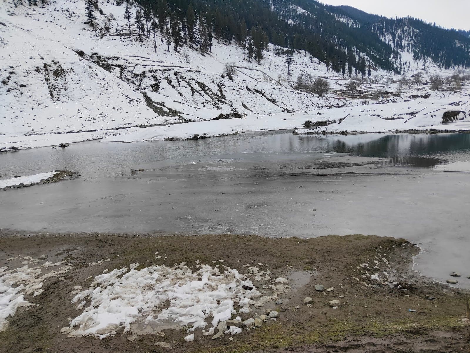 Dhamaka Lake photo 2