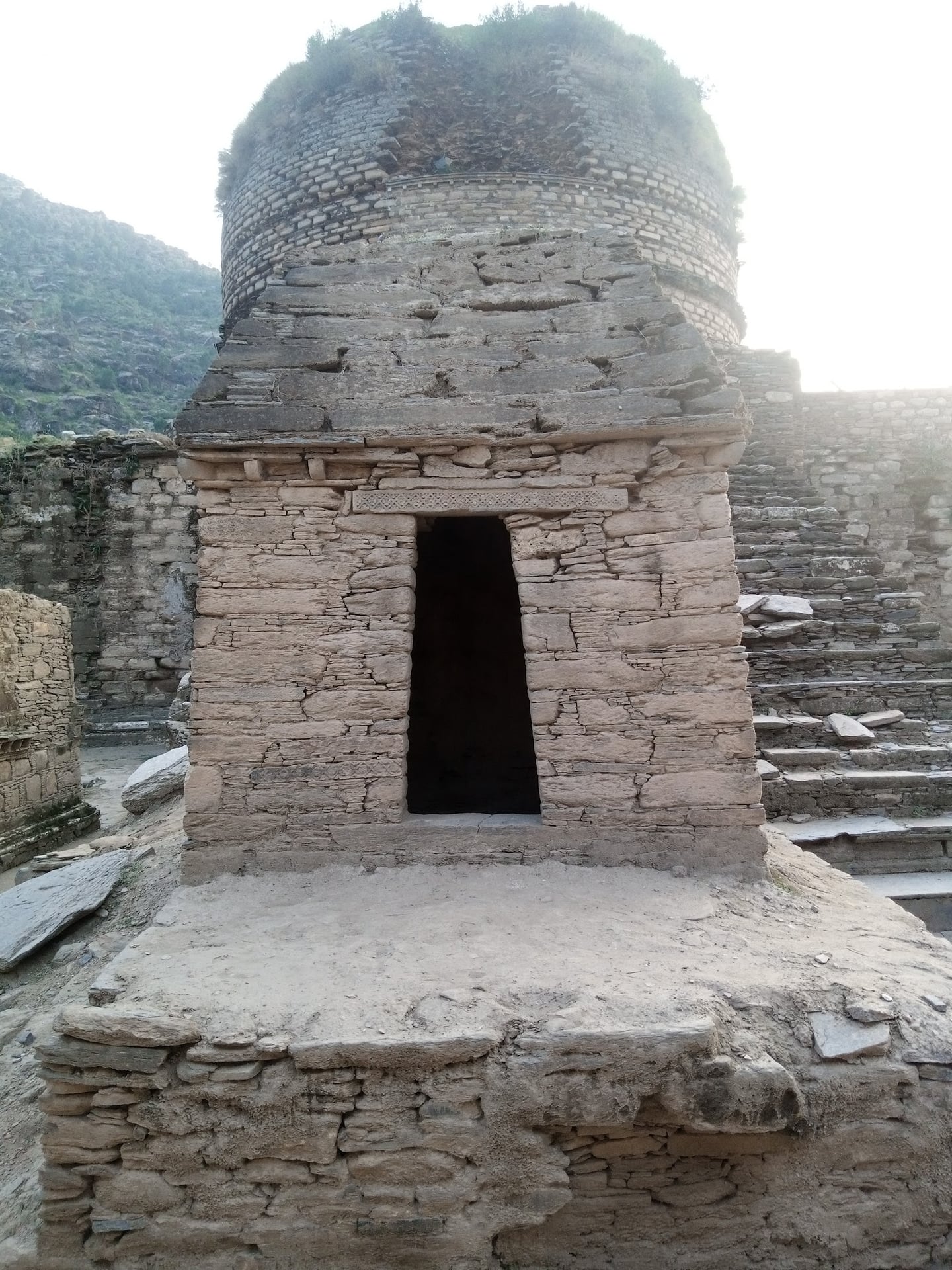 Amluk-dara Stupa photo 2
