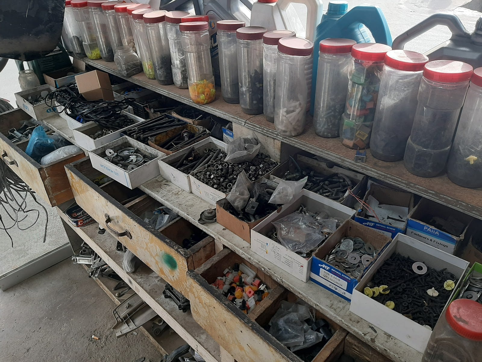 Azlan Auto Parts photo 3