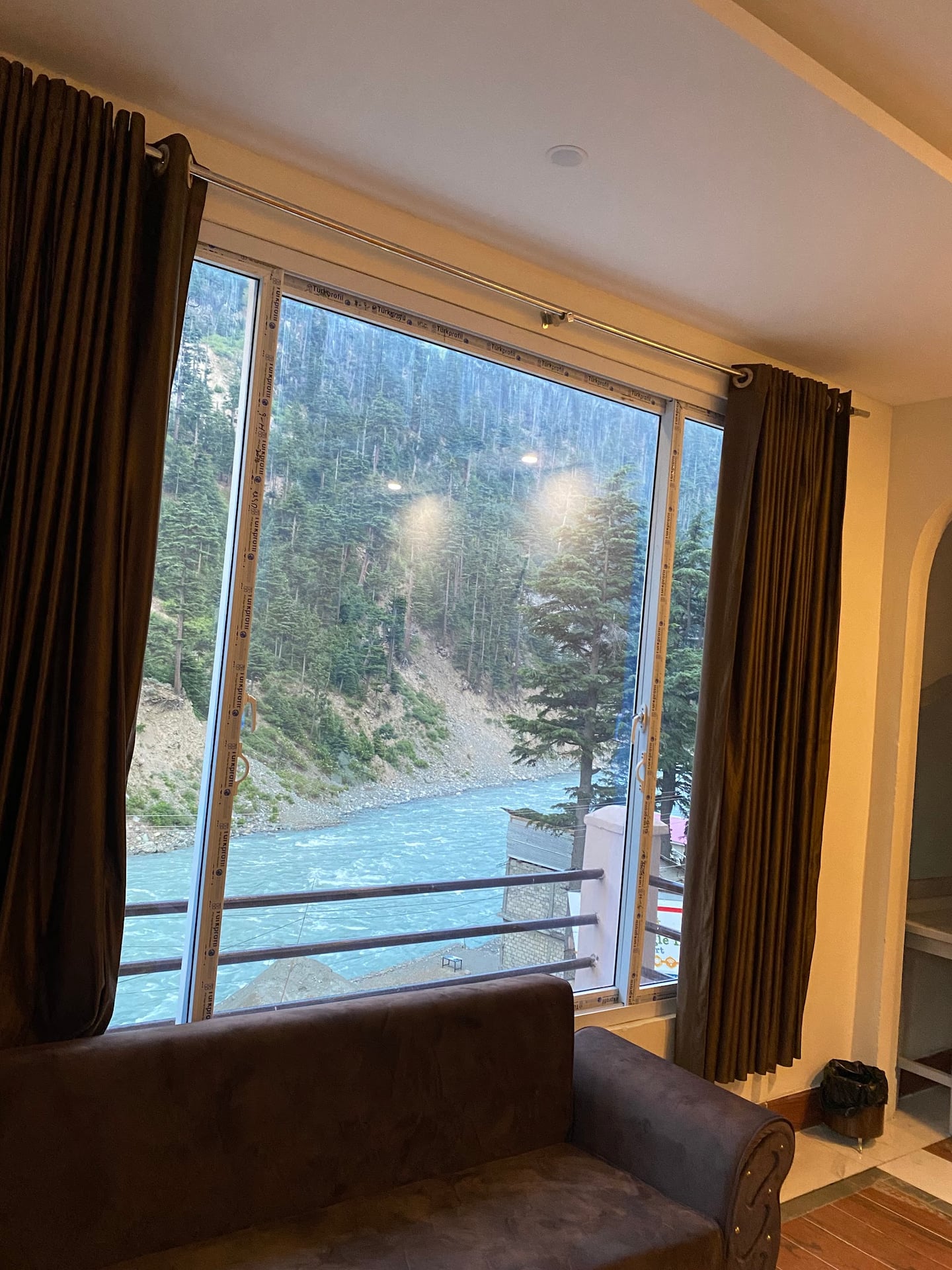 Blue Diamond Hotel Kalam photo 4