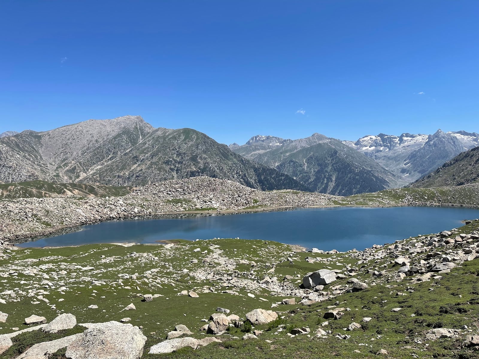 Daral Lake above Bahrain Swat