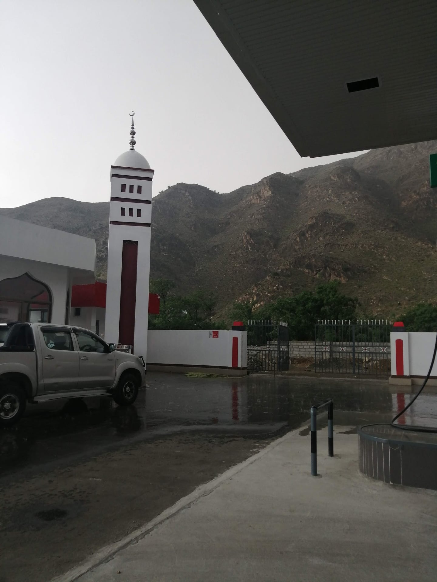 Four Brothers Filling Station photo 4
