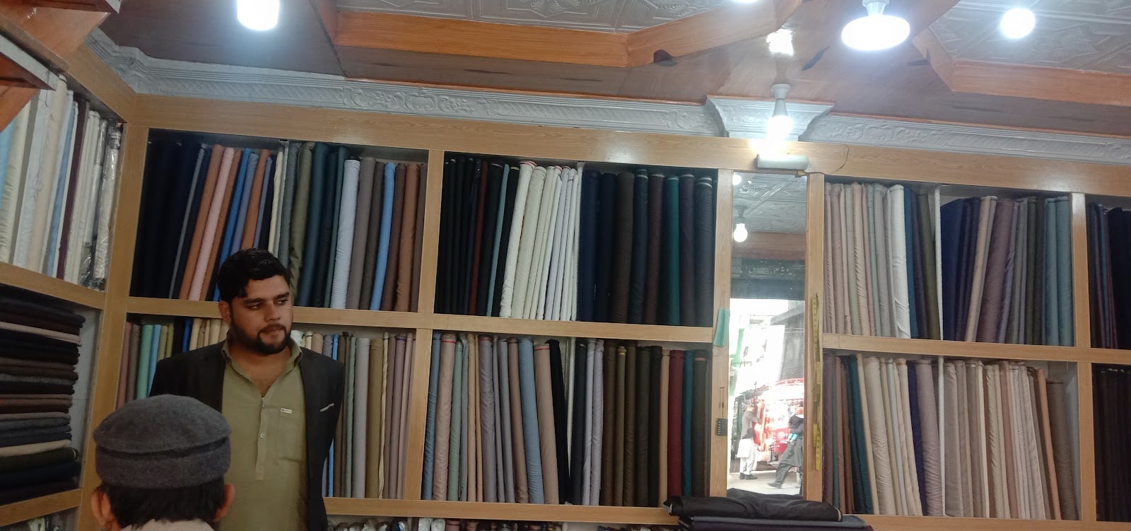 Karachi cloth house photo 4